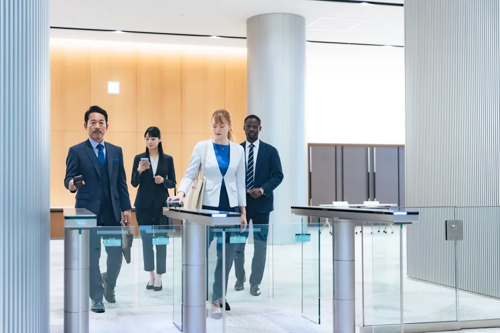 Unlock a Safer Workplace With AI-Powered Security Cameras 4 employee safety, business security cameras, surveillance systems for business